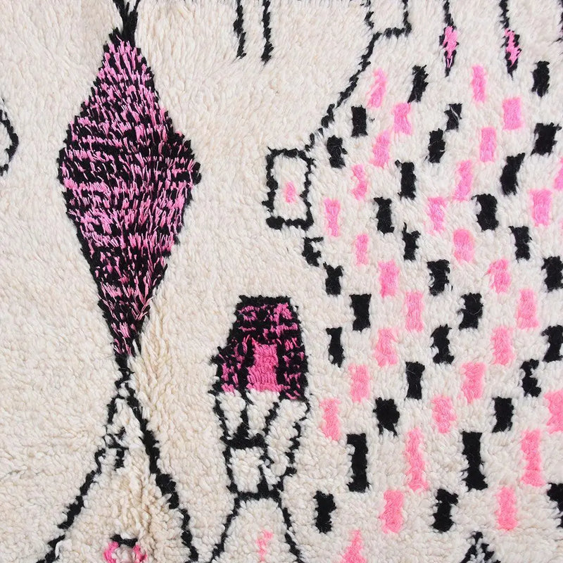 Abstract White Azilal Rug 4.8 x 8.3 feet / 148 x 253 cm 