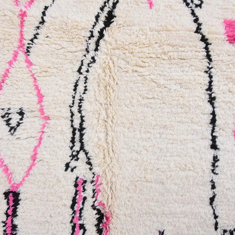 Abstract White Azilal Rug 4.8 x 8.3 feet / 148 x 253 cm 