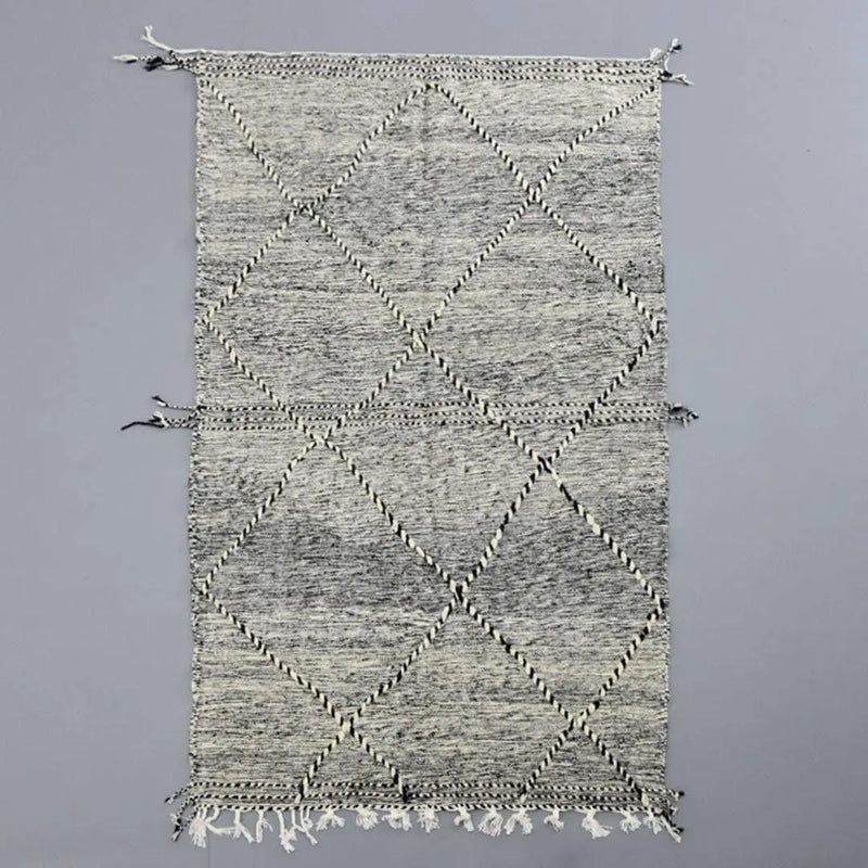 Moroccan Kilim Rug 4.5 x 8.2 ft / 137 x 250 cm 
