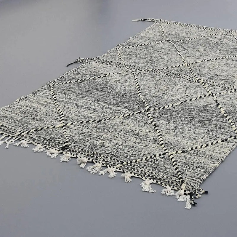 Moroccan Kilim Rug 4.5 x 8.2 ft / 137 x 250 cm 