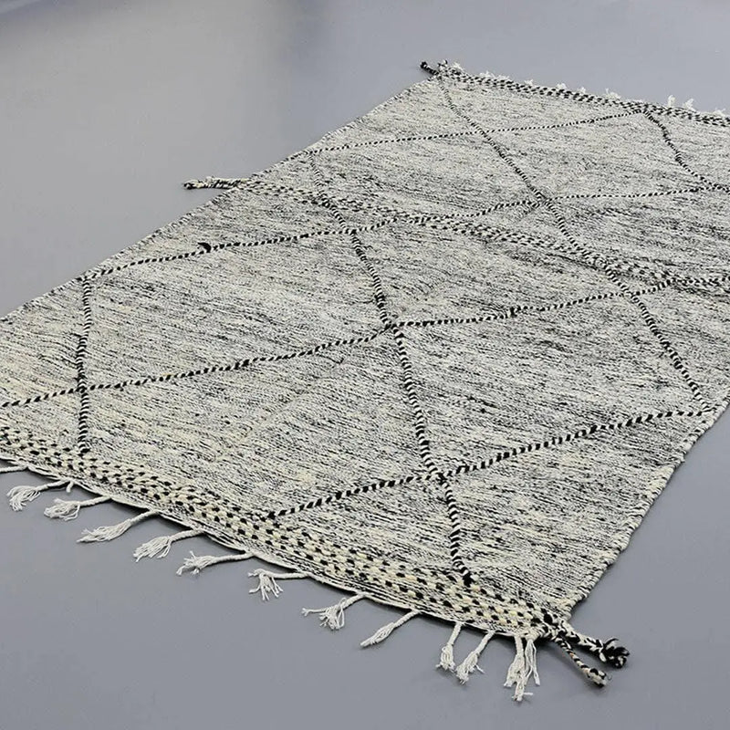 Moroccan Kilim Rug 4.6 x 8.5 ft / 140 x 260 cm 