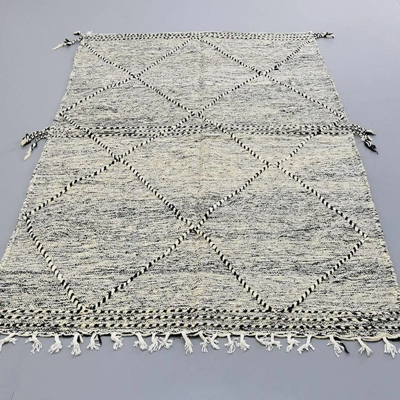Moroccan Kilim Rug 4.7 x 8.3 ft / 145 x 255 cm 