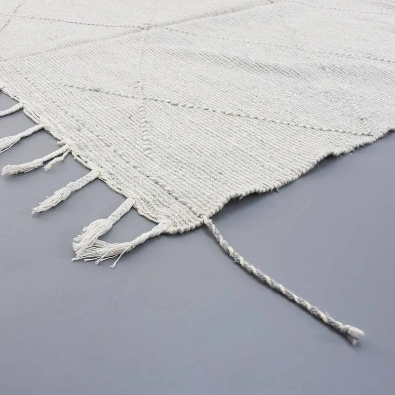 Moroccan Kilim Rug 4.8 x 8.3 ft / 147 x 255 cm 