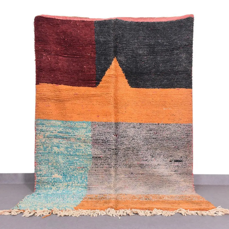 Sentimental Vintage Moroccan Rug 5.5 x 8.7 ft / 170 x 265 cm 