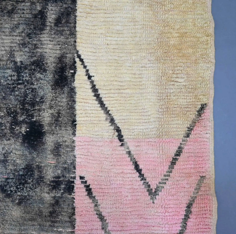 Vintage Moroccan Rug 6.2 x 9.7 ft / 192 x 297 cm 
